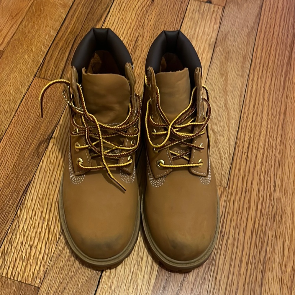 Boys size 1 construction timbs